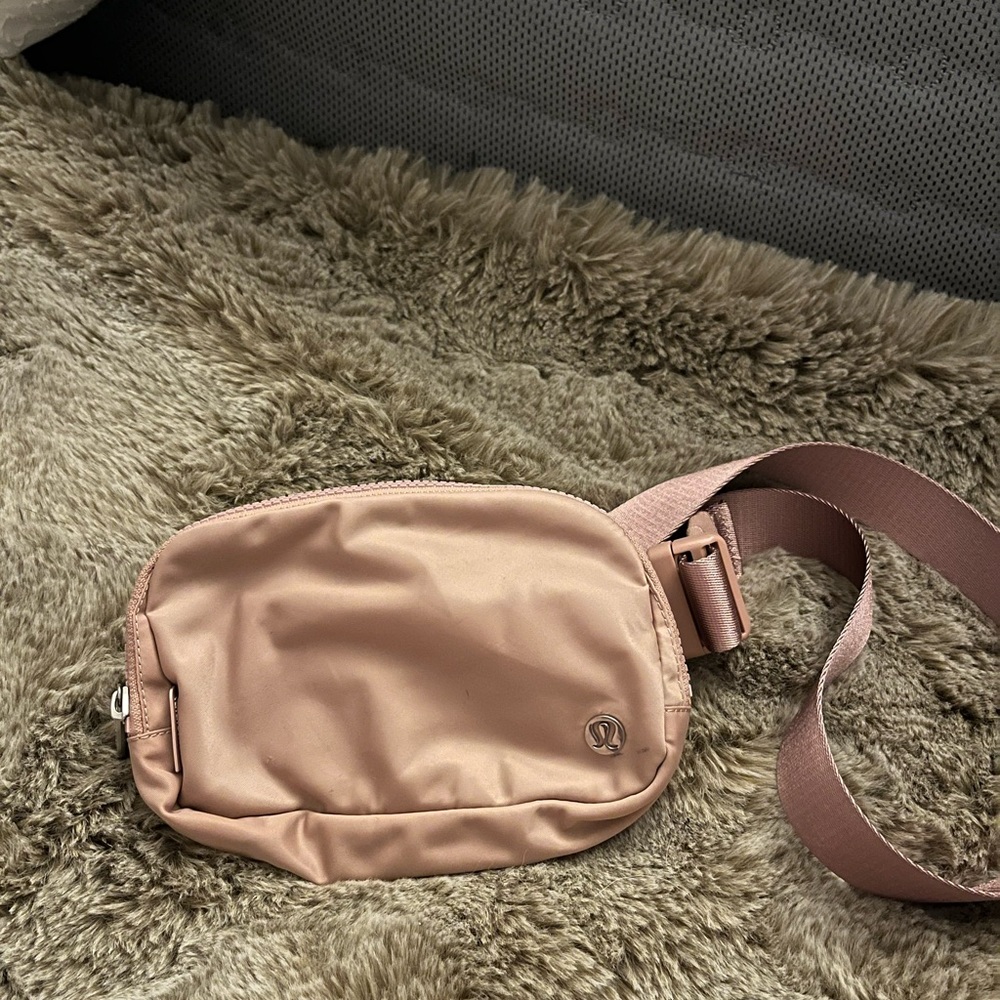lululemon belt bag
